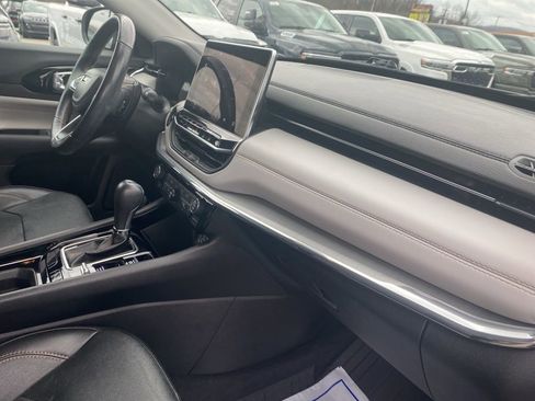 Certified 2022 Jeep Compass Limited image 8