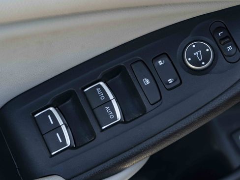 Certified 2018 Honda Accord Touring image 36