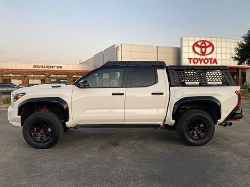 Certified 2025 Toyota Tacoma TRD Pro AWD/4WD image 8