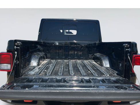 Used 2023 Jeep Gladiator Mojave w/ Cold Weather Group AWD/4WD image 30