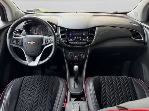 Used 2022 Chevrolet Trax LT w/ Driver Confidence Package AWD/4WD image 18