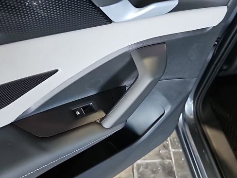 New 2026 Volkswagen Tiguan SE R-Line image 22