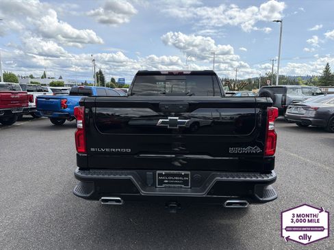 Used 2024 Chevrolet Silverado 1500 High Country w/ Technology Package AWD/4WD image 4