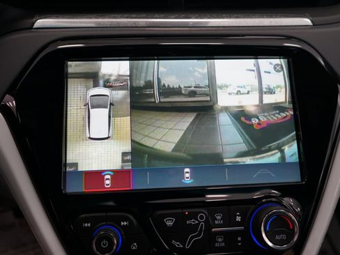Used 2018 Chevrolet Bolt Premier w/ Driver Confidence II Package FWD image 8