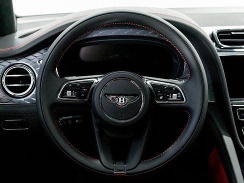 New 2025 Bentley Bentayga image 30