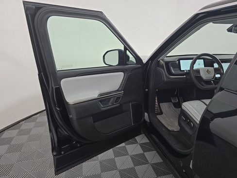 Used 2024 Rivian R1S Adventure AWD/4WD image 17