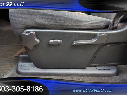 Used 2007 Chevrolet Silverado 2500 LT w/ 1LT Convenience Package AWD/4WD image 38