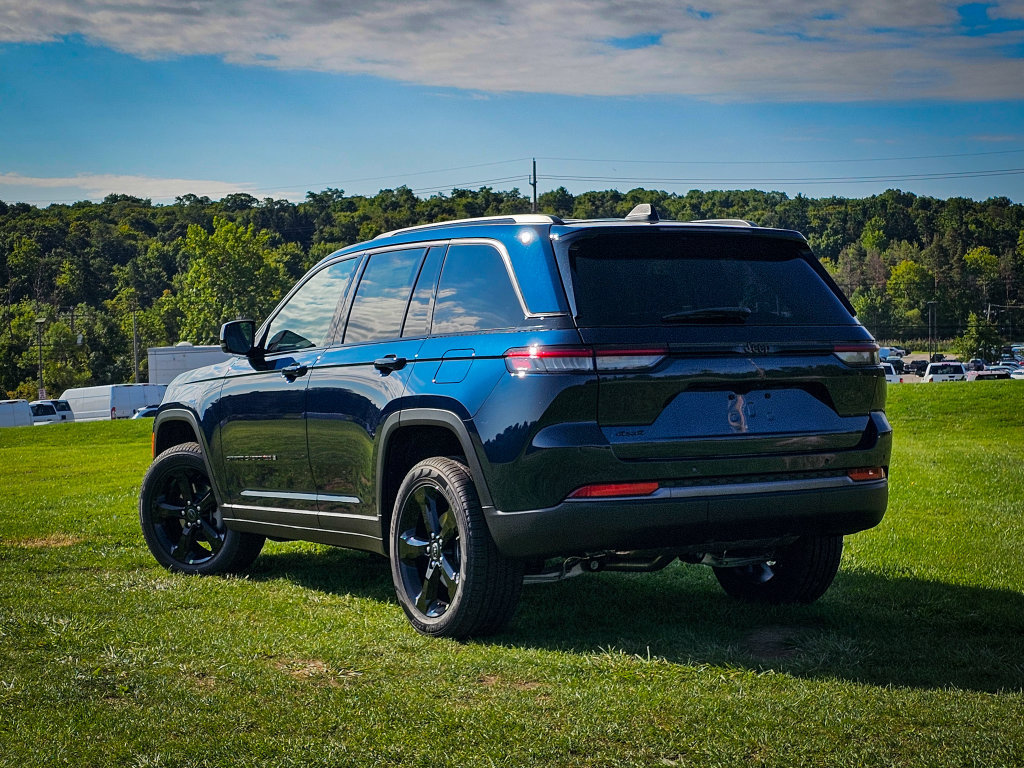 New 2027 Jeep Grand Cherokee Limited AWD/4WD image 5