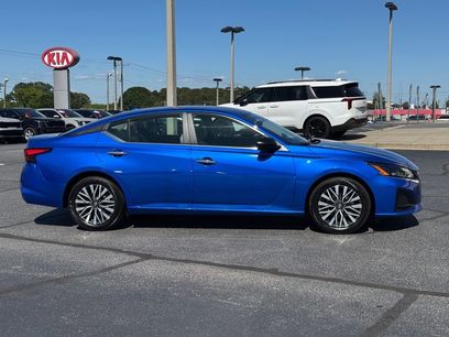 Used 2025 Nissan Altima 2.5 SV