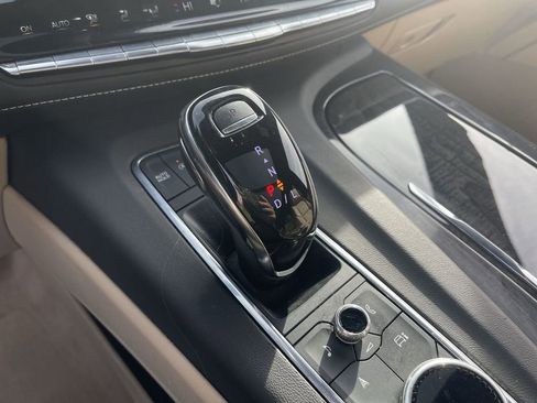 Used 2022 Cadillac Escalade Premium Luxury image 25