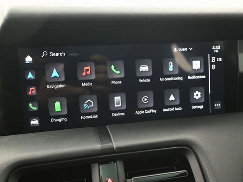 Used 2022 Porsche Taycan image 12