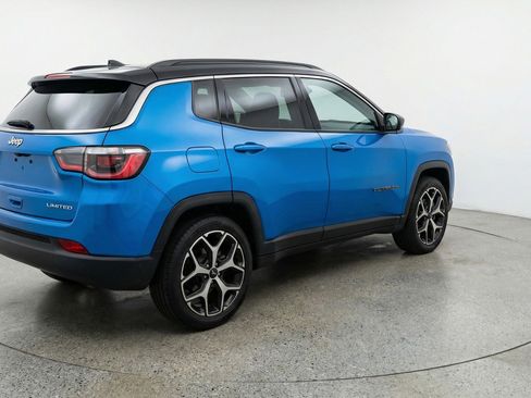 Used 2025 Jeep Compass Limited image 9