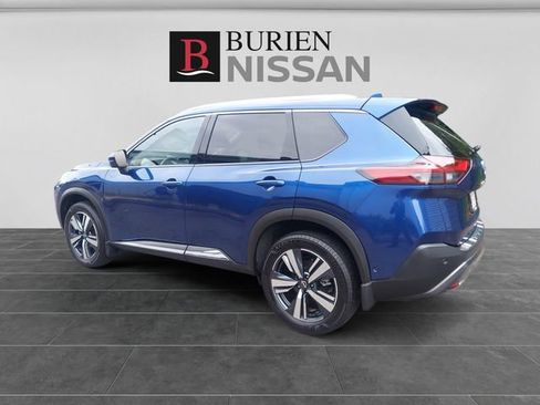 Used 2023 Nissan Rogue SL w/ SL Premium Package AWD/4WD image 3