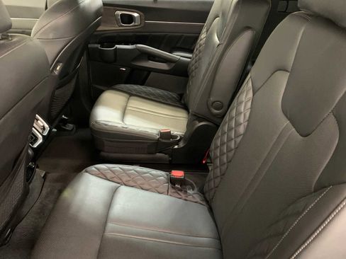 Used 2023 Kia Sorento SX Prestige image 5