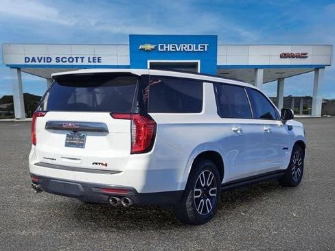 Used 2023 GMC Yukon XL AT4 w/ AT4 Premium Plus Package AWD/4WD image 9