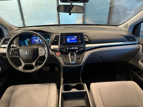 Used 2019 Honda Odyssey LX image 9