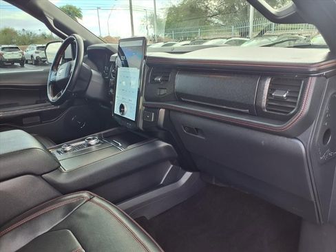 Used 2023 Ford Expedition Limited image 17