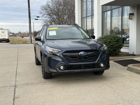 Used 2023 Subaru Outback Onyx Edition image 16