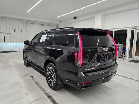Used 2023 Cadillac Escalade Sport Platinum AWD/4WD image 4