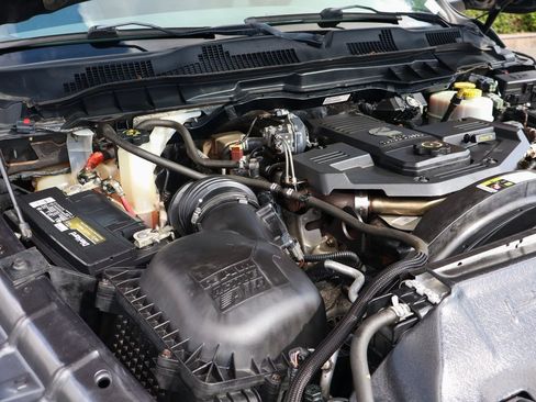 Used 2015 RAM 3500 Tradesman w/ Chrome Appearance Group image 12