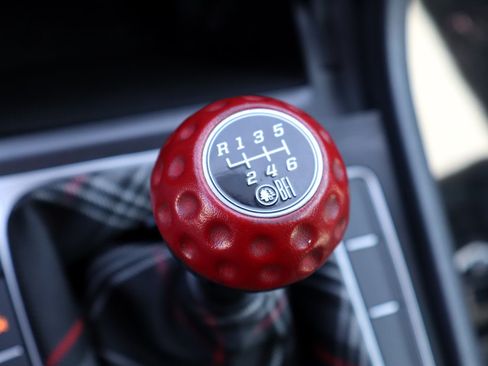 Used 2016 Volkswagen GTI SE FWD image 28
