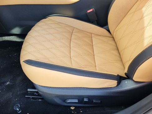 New 2025 Nissan Sentra SV w/ SV Premium Package image 9