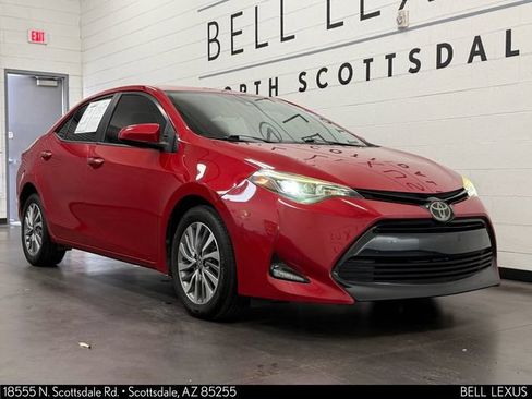 Used 2019 Toyota Corolla XLE FWD image 2