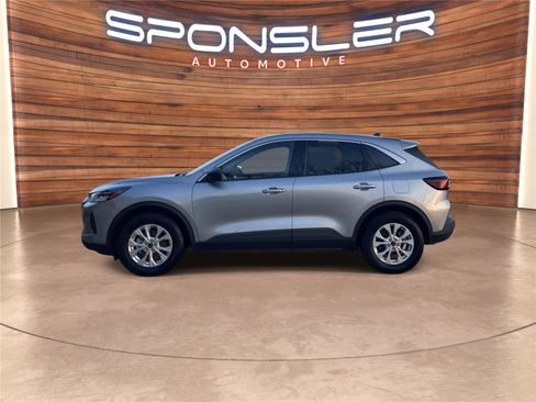 Used 2023 Ford Escape Active image 2