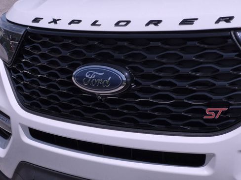 Used 2022 Ford Explorer ST w/ Equipment Group 401A AWD/4WD image 12