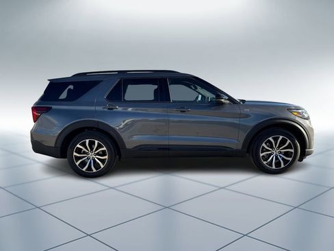 New 2026 Ford Explorer ST-Line image 3