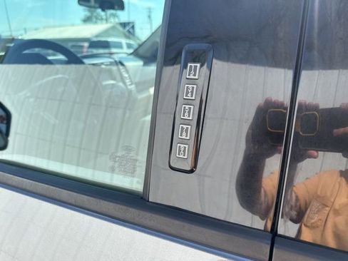 Used 2018 Ford F150 XLT AWD/4WD image 9