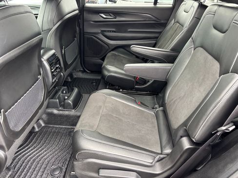 Used 2025 Jeep Grand Cherokee L Altitude AWD/4WD image 20