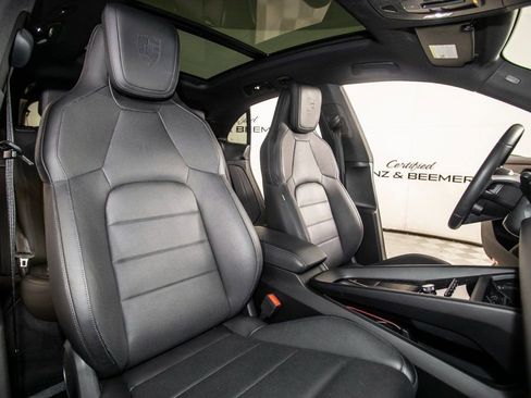 Used 2024 Porsche Macan 4 Electric image 17