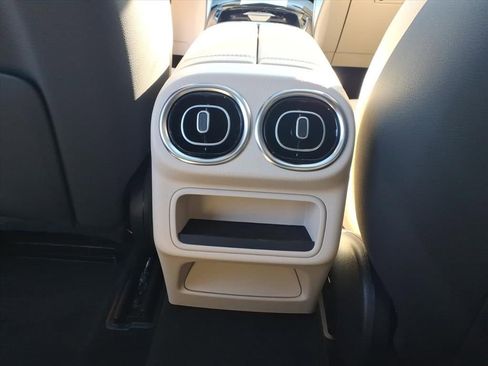 Used 2026 Mercedes-Benz GLC 300 4MATIC image 27