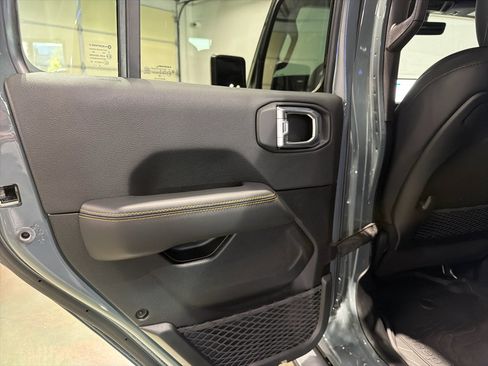 Used 2025 Jeep Wrangler Unlimited Rubicon 392 image 23