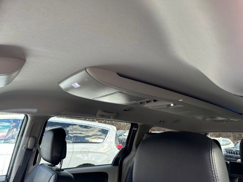 Used 2020 Dodge Grand Caravan Crew w/ Quick Order Package 29L image 38