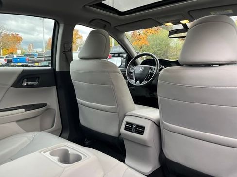Certified 2017 Honda Accord EX-L image 23