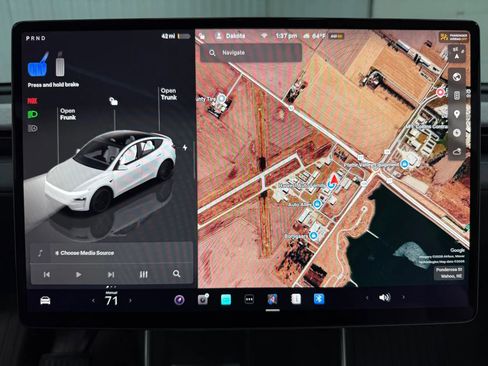 Used 2026 Tesla Model Y Long Range image 24