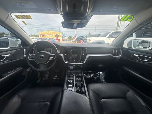 Used 2020 Volvo S60 T6 Momentum AWD/4WD image 17