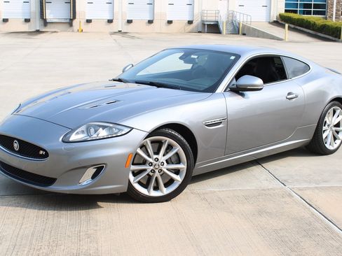 Used 2012 Jaguar XKR R RWD image 21