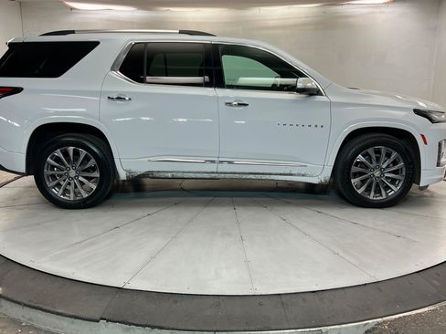 Used 2023 Chevrolet Traverse Premier AWD/4WD image 6