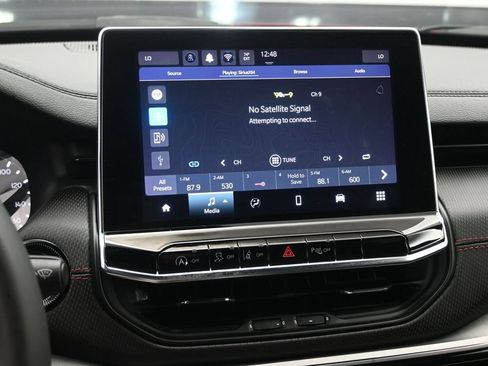 Used 2025 Jeep Compass Trailhawk AWD/4WD image 14
