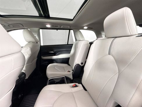 Certified 2026 Toyota Grand Highlander AWD image 31