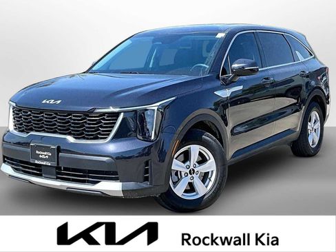 Certified 2026 Kia Sorento LX FWD image 1