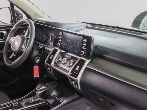 Used 2021 Kia Sorento LX image 26