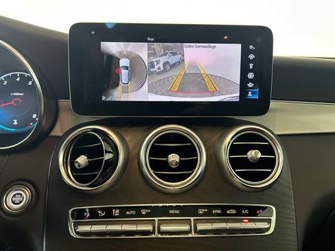 Used 2022 Mercedes-Benz GLC 300 4MATIC image 24