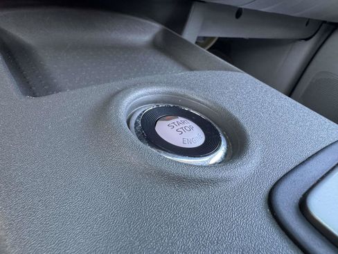 Used 2020 Nissan Frontier SV AWD/4WD image 36