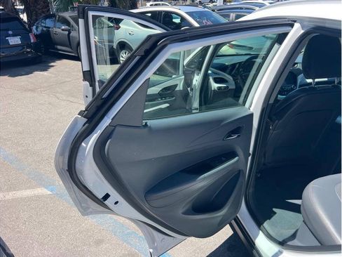 Used 2018 Chevrolet Bolt Premier w/ Driver Confidence II Package FWD image 19