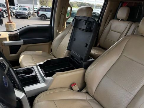 Used 2019 Ford F250 Lariat w/ Lariat Value Package AWD/4WD image 32