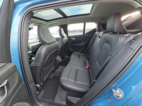 Certified 2025 Volvo XC40 B5 Plus image 6